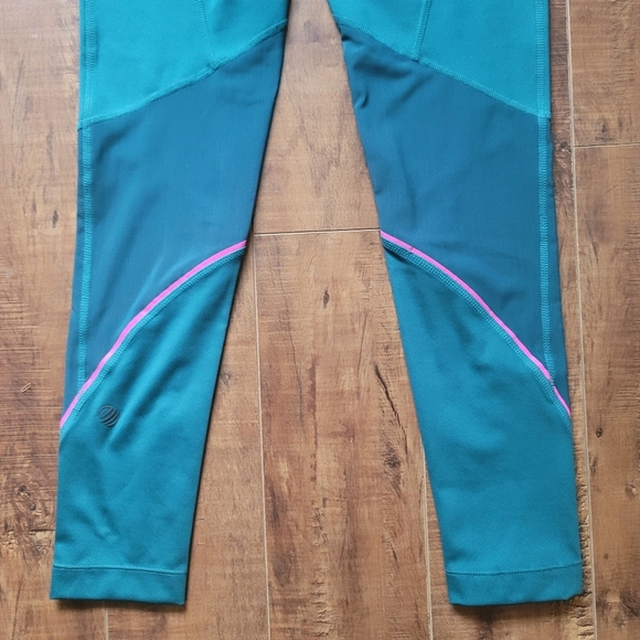 MPG Mid-Waisted Drawcord Legging in Green Size XS - Picture 9 of 11